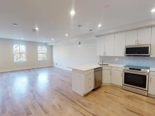 662 N 15th St #3, Philadelphia, PA 19130