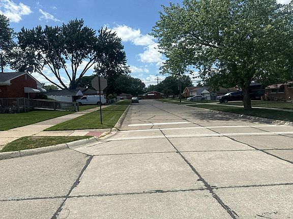 5th image of 25339 Wagner Ave