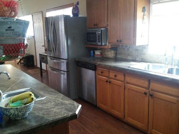 4th image of 1022 East St