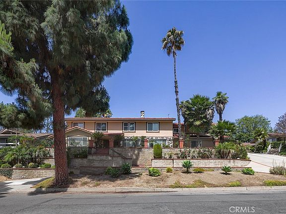 2nd image of 2441 Terraza Pl