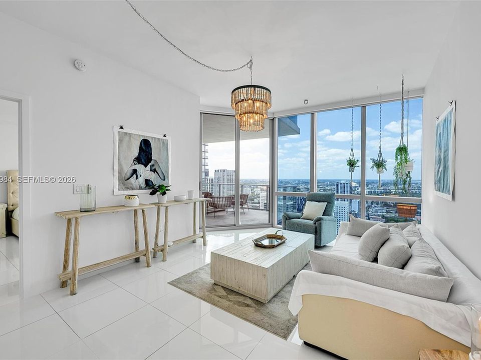 1st image of 851 NE 1st Ave Unit 3708
