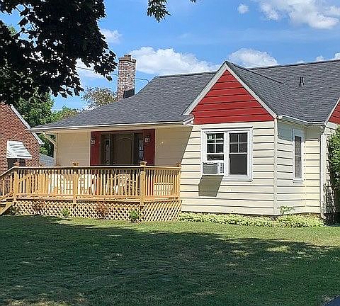 2nd image of 33 Hillcrest Dr