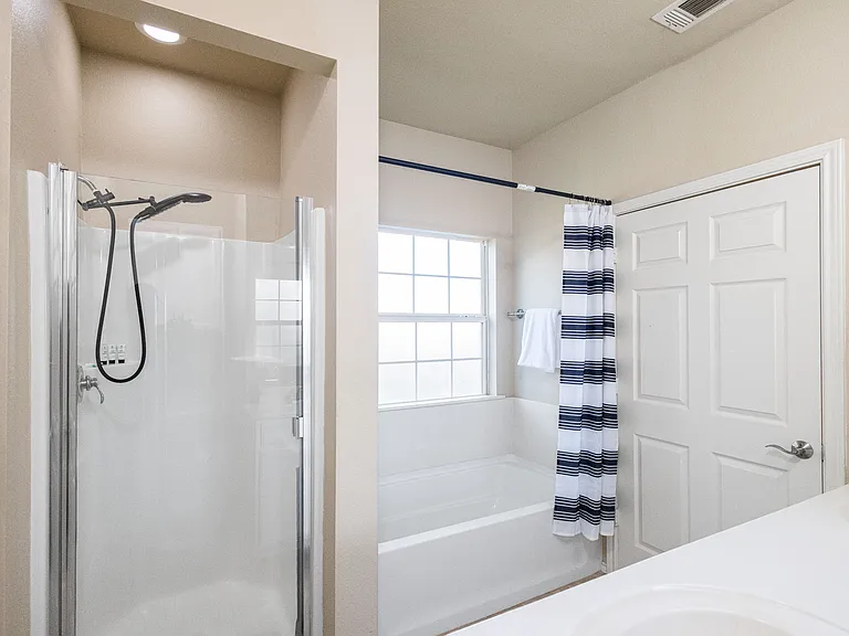 154 Castleridge Dr #B — Photo 32