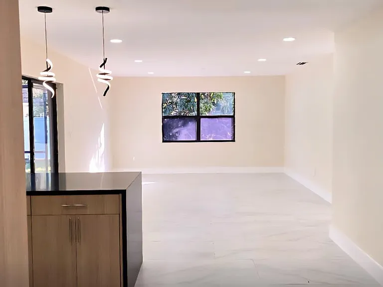 11516 SW 54th St — Photo 17