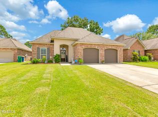 303 Sun Ridge St, Youngsville, LA 70592
