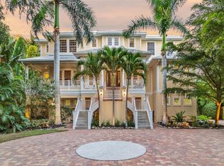 163 Siesta Dr, Sarasota, FL 34242