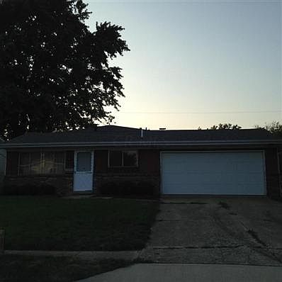 1st image of 756 Crescent Dr