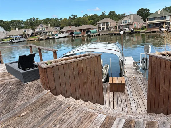 12803 Pelican Island Dr, Willis, TX 77318