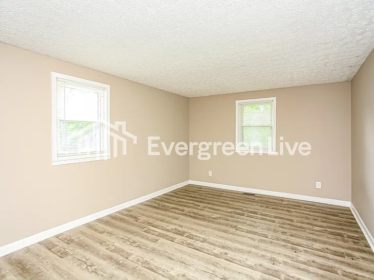 10446 Chris Dr — Photo 5