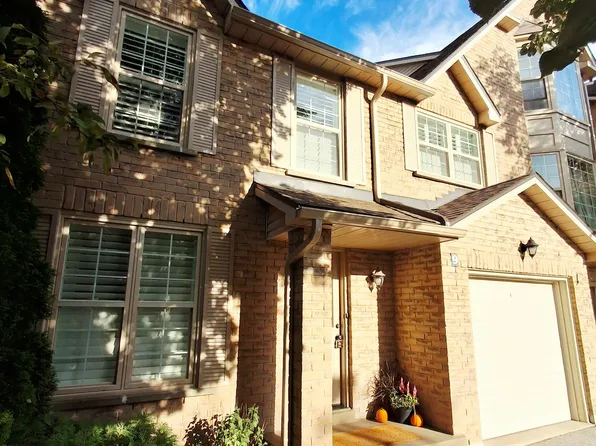 2272 Mowat Ave #9, Oakville, ON L6H 5L8