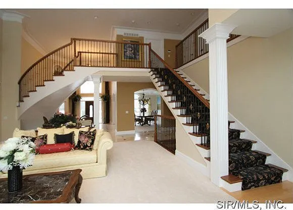 9 Coleridge Dr photo 1