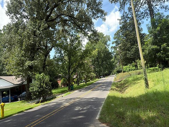 5th image of 2500 Lakeview Ln