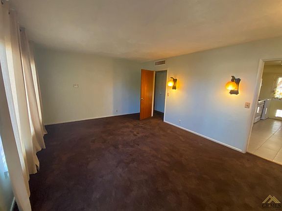 2nd image of 2005 Bedford Way