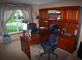 12303 Crown Hill Ct, Burnsville, MN 55337