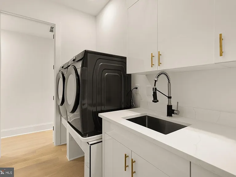 733 Euclid St NW #101 — Photo 6