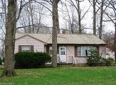 3rd image of 5852 Louise Dr