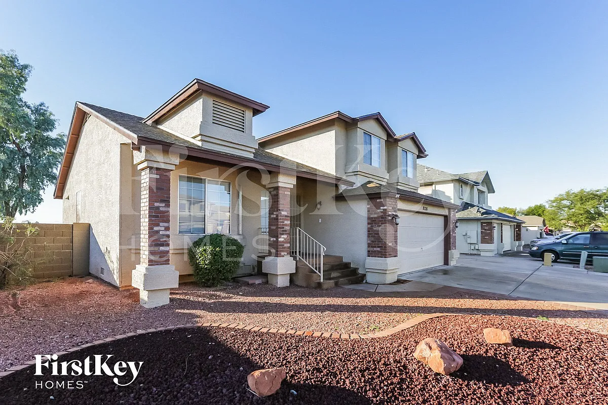Building Photo - 8735 W Sierra Vista Dr