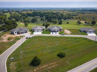 3136 Long Ct, Winfield, KS 67156