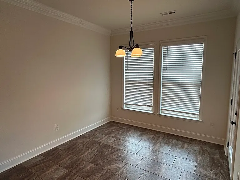 138 Riverfront Dr — Photo 8