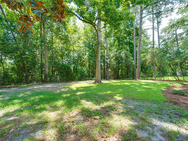 706 E Pinetree Blvd — Photo 23