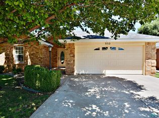 3712 Benjamin Davis Dr, Clovis, NM 88101