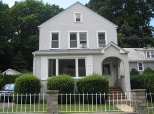 68 Summers St, Oyster Bay, NY 11771