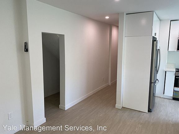 5th image of 2441 N Beachwood Dr APT 5