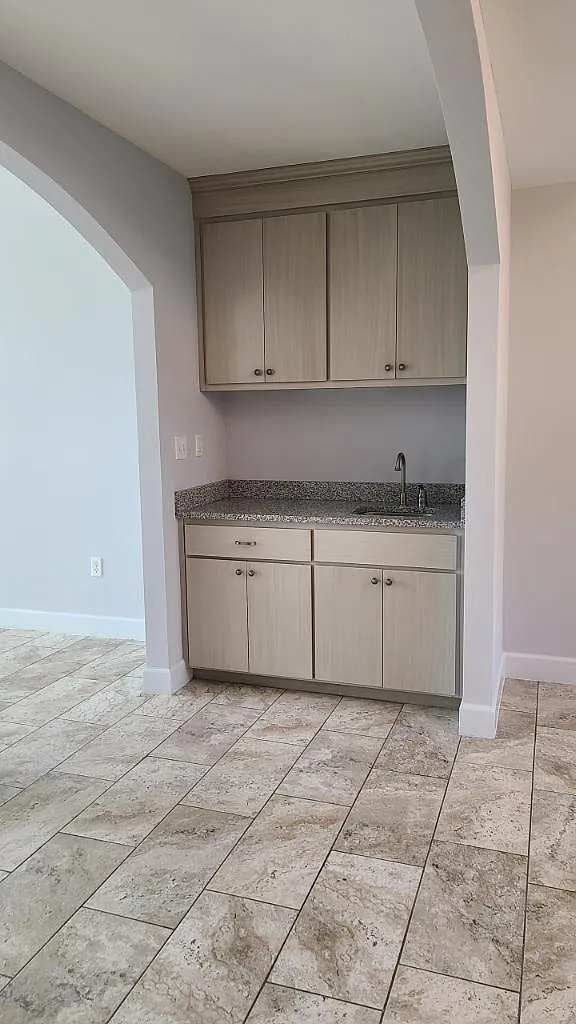 3 bed, 3.5 bath, 2201 sqft, $2,600 — Photo 2