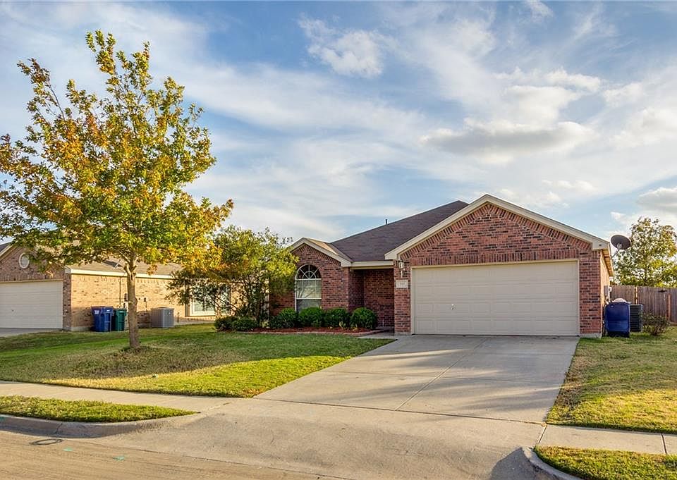 1st image of 305 Olivia Ln