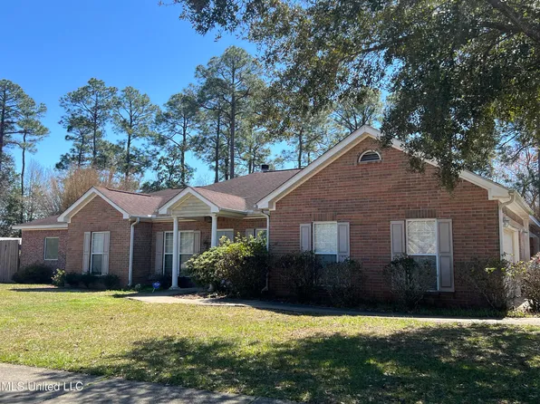 3029 Wind Wood Dr, Ocean Springs, MS 39564