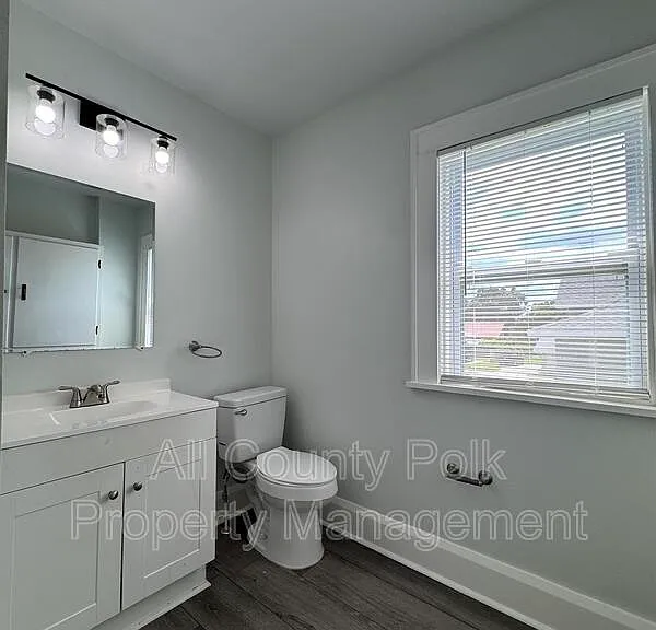 1044 W Lime St — Photo 7