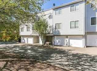 70 Staffordshire Commons Dr, Wallingford, CT 06492