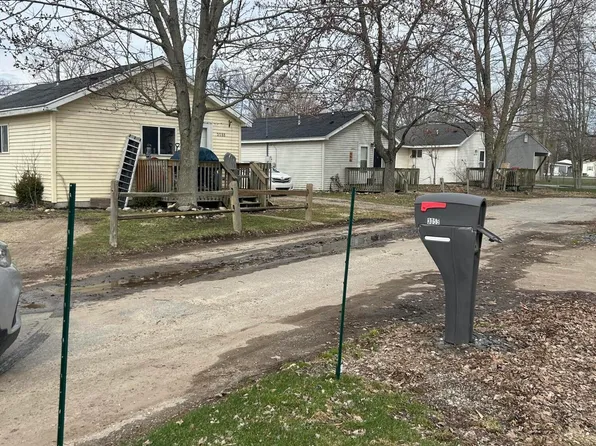 3078 Sandy Beach St #4, Wayland, MI 49348