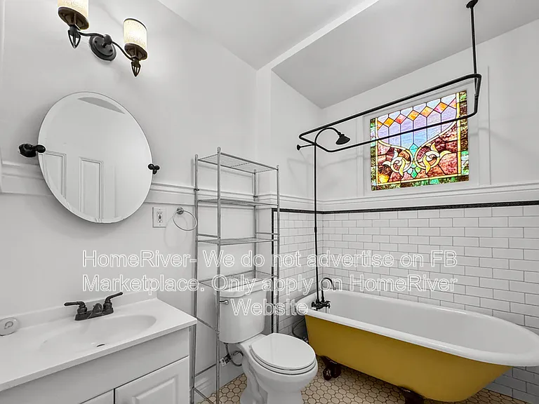 2523 P St #4 — Photo 12