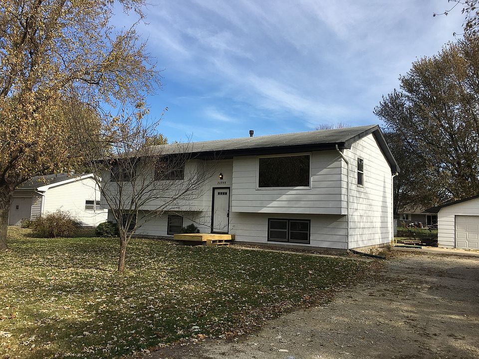 1st image of 20955 S Canterbury St