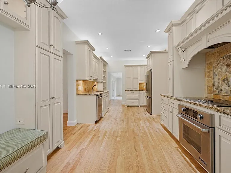 1246 Algardi Ave — Photo 19