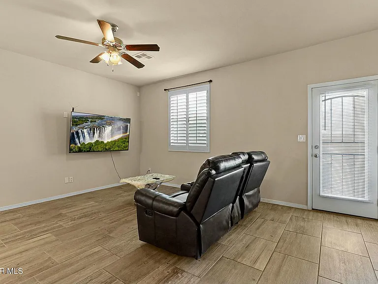 3909 Desert Dunes Dr — Photo 13