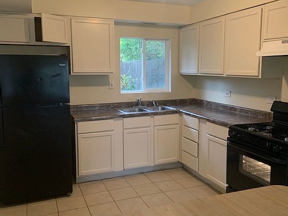 4th image of 151 Shabbona Dr