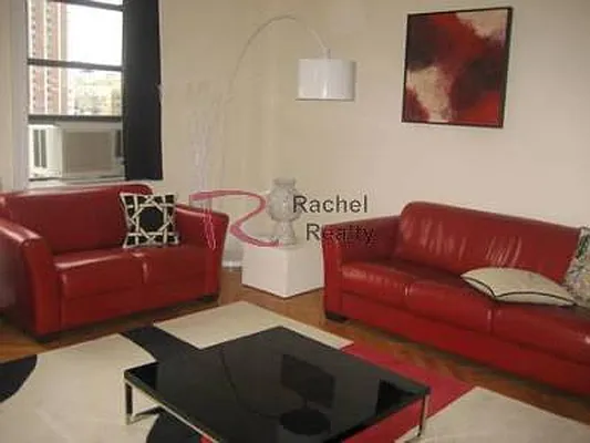 Rented by Rachel Realty | media 2