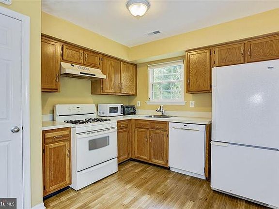 4th image of 501 Lindsley Ct