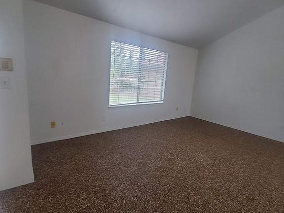 3rd image of 5162 W Vartikian Ave