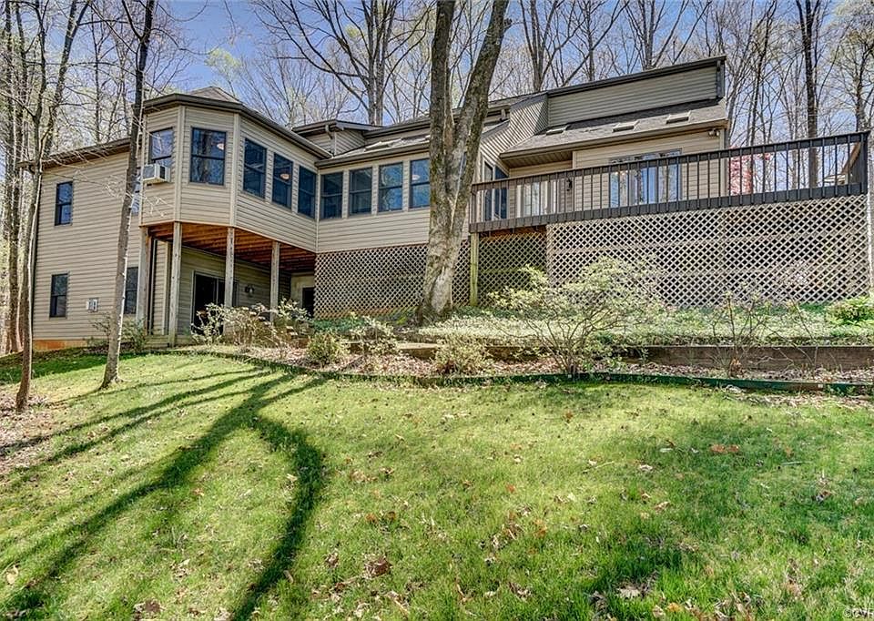 1st image of 216 Becky Ct