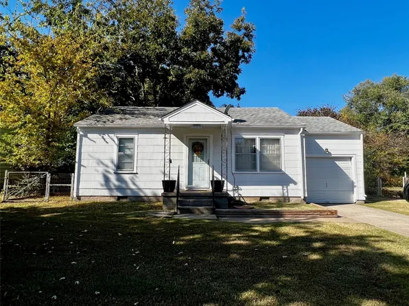 329 NW Cheyenne Pl W, Bartlesville, OK 74003