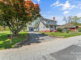 1621 Ridgewood Blvd, Hendersonville, NC 28791