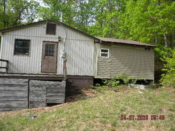 135 Aps Knob Rd, New Castle, VA 24127