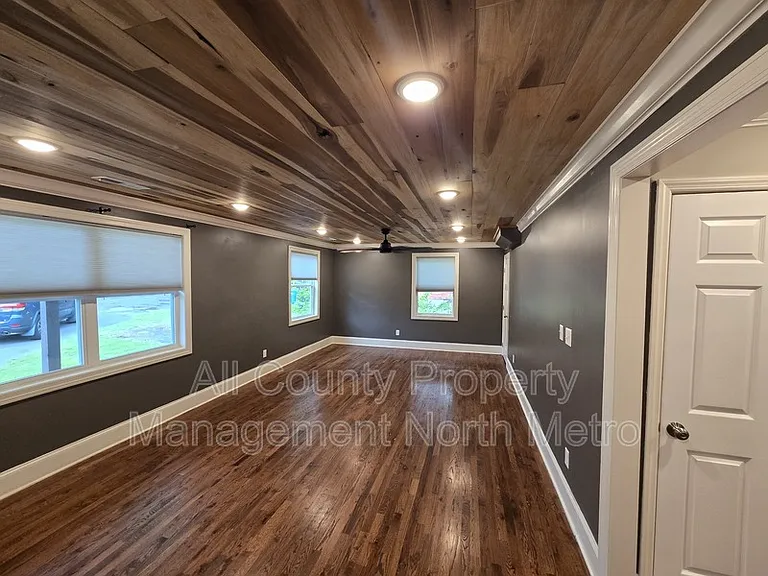 545 Lakeview Dr #A — Photo 5