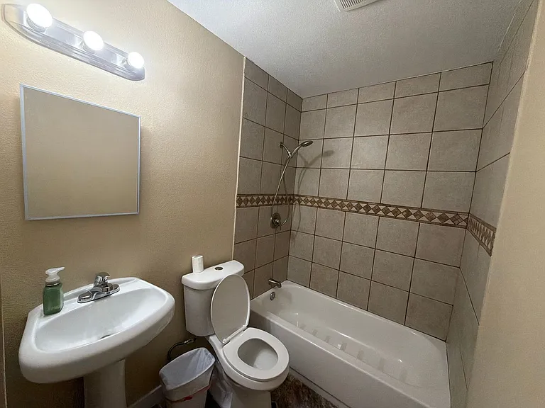 5810 W Earll Dr — Photo 6