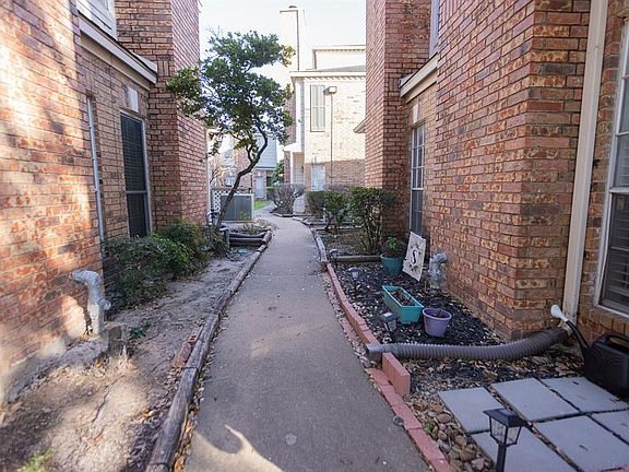 4th image of 2626 Holly Hall Street #902
