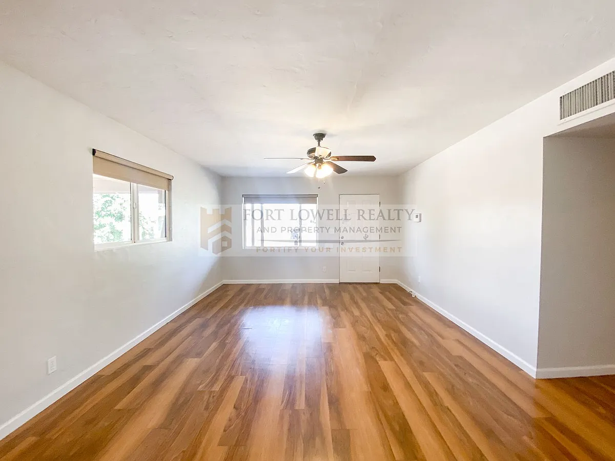 Building Photo - 3437 N 21st Ave