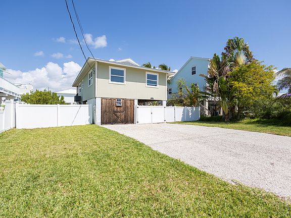 3rd image of 27439 Jamaica Ln